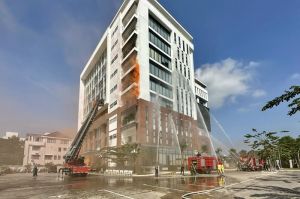 Diễn tập chữa cháy tại Trung tâm hành chính TP.Biên Hòa