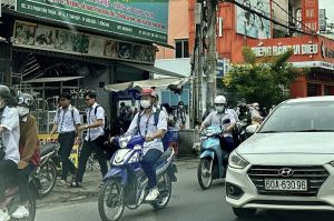 Ngăn tình trạng học sinh đi xe phân khối lớn đến trường