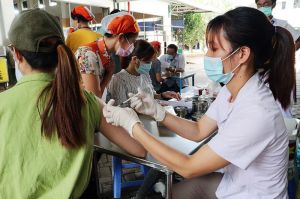 Cần đẩy nhanh tiến độ tiêm vaccine phòng Covid-19
