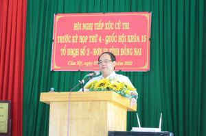 Cử tri Cẩm Mỹ đóng góp nhiều ý kiến xây dựng địa phương, đất nước