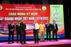 Câu lạc bộ Doanh nhân Thanh Hóa trao tặng 200 triệu đồng hoạt động xã hội