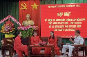 Kỷ niệm Ngày 20-10:  “Hai giỏi” của phụ nữ quân đội