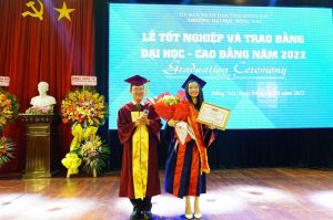 Trường Đại học Đồng Nai trao bằng tốt nghiệp cho gần 900 sinh viên