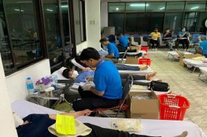 Công nhân tích cực tham gia hiến máu nhân đạo