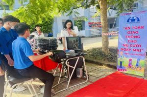 Đoàn viên, hội viên thanh niên gương mẫu thực hiện văn hóa giao thông