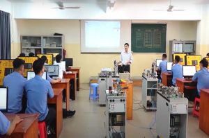 Thầy giáo dạy nghề tiêu biểu