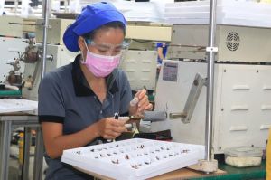 Dong Nai's supporting industry overcomes difficulties