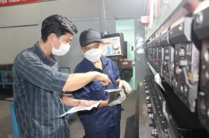 Làm sản phẩm cơ khí của người Việt