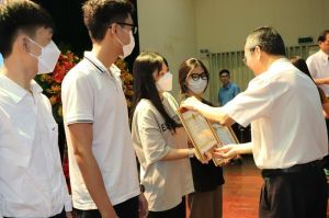 Nỗ lực cho ước mơ trồng người