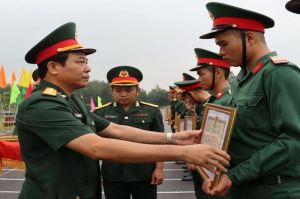 Kỷ niệm 105 năm Ngày Cách mạng tháng Mười Nga (7-11-1917- 7-11-2022): Vận dụng xây dựng quân đội cách mạng, chính quy hiện đại
