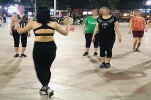 Phiền toái với các nhóm nhảy tại nơi công cộng