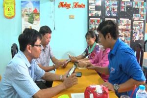 Chuyện giúp dân chuyển đổi số