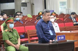 Đề nghị mức án cao nhất 17 năm tù cho 2 “ông trùm” buôn lậu xăng