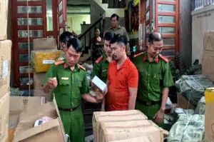 Phát hiện một cơ sở kinh doanh hàng hóa không rõ nguồn gốc