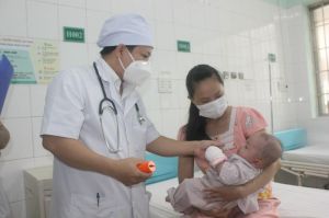 Hơn 1 tháng cứu chữa bệnh nhi bị viêm màng não mủ nguy hiểm