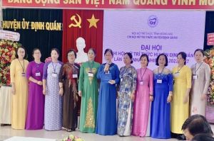 Bà Phạm Thị Thanh Thủy làm Chi hội trưởng Chi hội Nữ trí thức H.Định Quán
