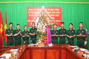 Thứ trưởng Bộ Quốc phòng chúc mừng Trường Sĩ quan Lục quân 2