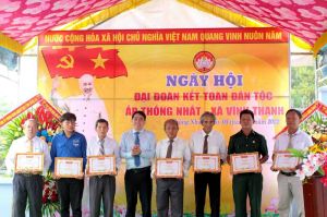Học Bác đoàn kết, đồng lòng xây dựng địa phương