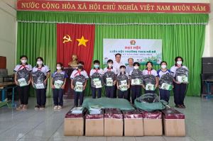 Tuyên truyền bảo vệ rừng cho các em học sinh