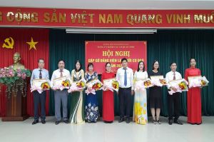 Gặp gỡ đảng viên là người có đạo