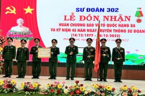Sư đoàn 302 đón nhận Huân chương Bảo vệ Tổ quốc hạng Ba