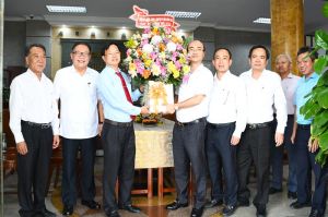 Lãnh đạo UBND tỉnh kiểm tra, động viên các đơn vị thu - chi ngân sách