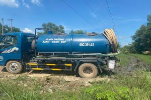 Bắt vụ đổ trộm hàng ngàn tấn chất thải ra môi trường