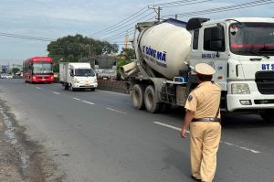 Kiềm chế tai nạn giao thông dịp cuối năm