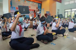 Em yêu biển, đảo quê hương