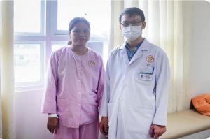 Phẫu thuật khối u chèn ép tủy cho bệnh nhân