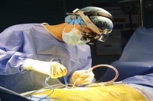 Bác sĩ ngoại khoa giỏi nghề