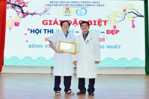 Mang sắc Xuân vào bệnh viện