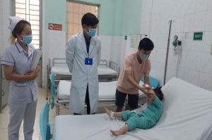 Bé gái 3 tuổi mắc hội chứng nuốt tóc hiếm gặp