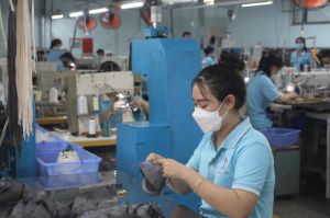 Doanh nghiệp hỗ trợ 50%-100% giá vé xe cho công nhân về quê đón Tết