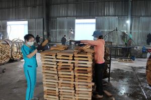 年底出口木料产品遇到困难