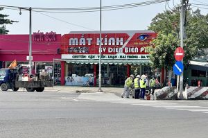 Hồi hộp khi qua vòng xoay Cổng 11