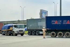 Cần sớm khắc phục các bất cập hạ tầng trên quốc lộ