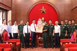 Tỉnh ủy thăm chúc Tết các đơn vị quân đội