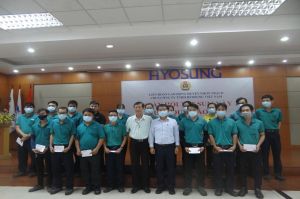 Trao hơn 1,3 ngàn phần quà cho công nhân khó khăn tại công ty