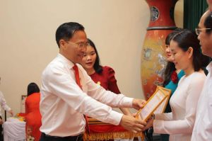 Góp phần nâng cao trình độ, bản lĩnh chính trị của cán bộ, đảng viên