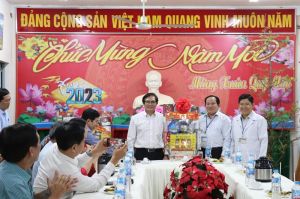 Lãnh đạo tỉnh thăm, chúc Tết nhân viên y tế các bệnh viện