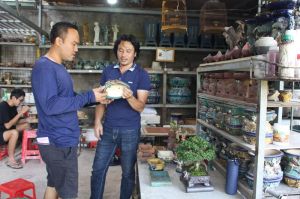 Giảng viên ngành đồ họa say mê với nghề gốm