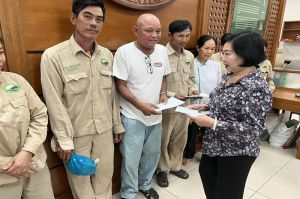 Nỗ lực vượt khó, lo Tết cho công nhân