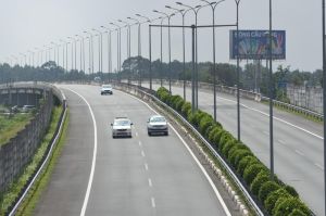 要加速建设交通路线连接隆成机场
