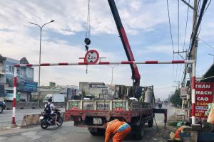 Giới hạn chiều cao tại làn xe máy trên quốc lộ 51