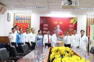 Thấm nhuần lời Bác dạy “Lương y như từ mẫu”