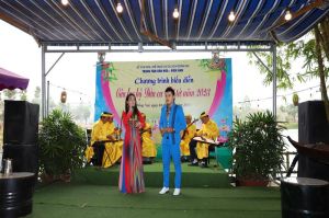 Biểu diễn đờn ca tài tử Nam bộ tại Văn miếu Trấn Biên