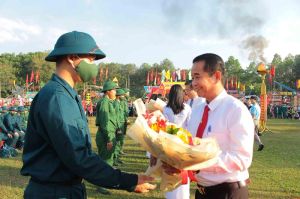 Thanh niên huyện Long Thành nô nức lên đường nhập ngũ