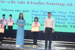 Vượt khó, tích cực nghiên cứu khoa học