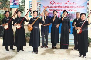 Phát triển phong trào hát then ở Cẩm Mỹ